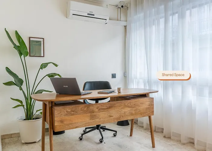 Granada Suites By Olala Homes